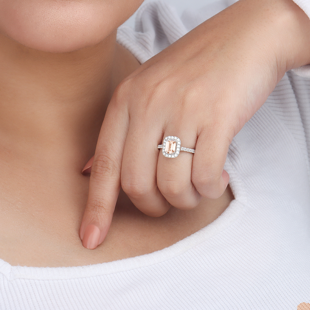 Halo engagement ring