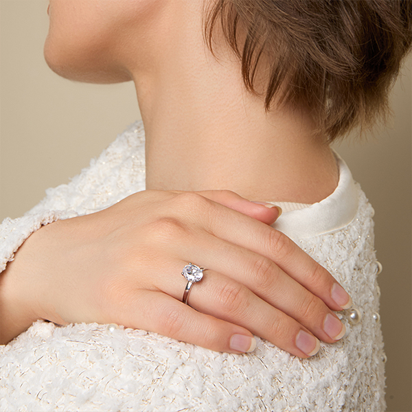 Engagement Oval Ring left image